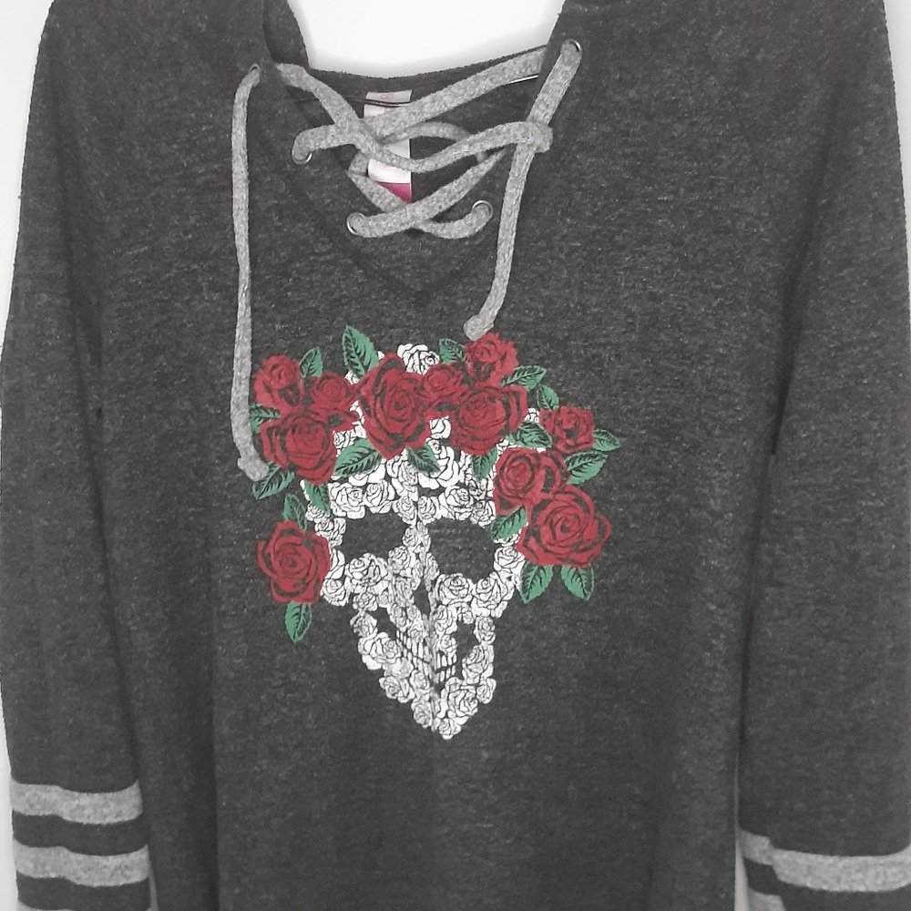 NO BO skeleton rose shirt